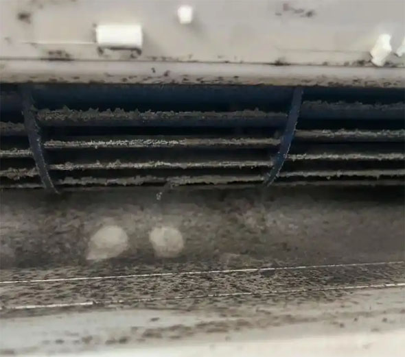 武陵源空调吹的风有股烧焦味是怎么回事